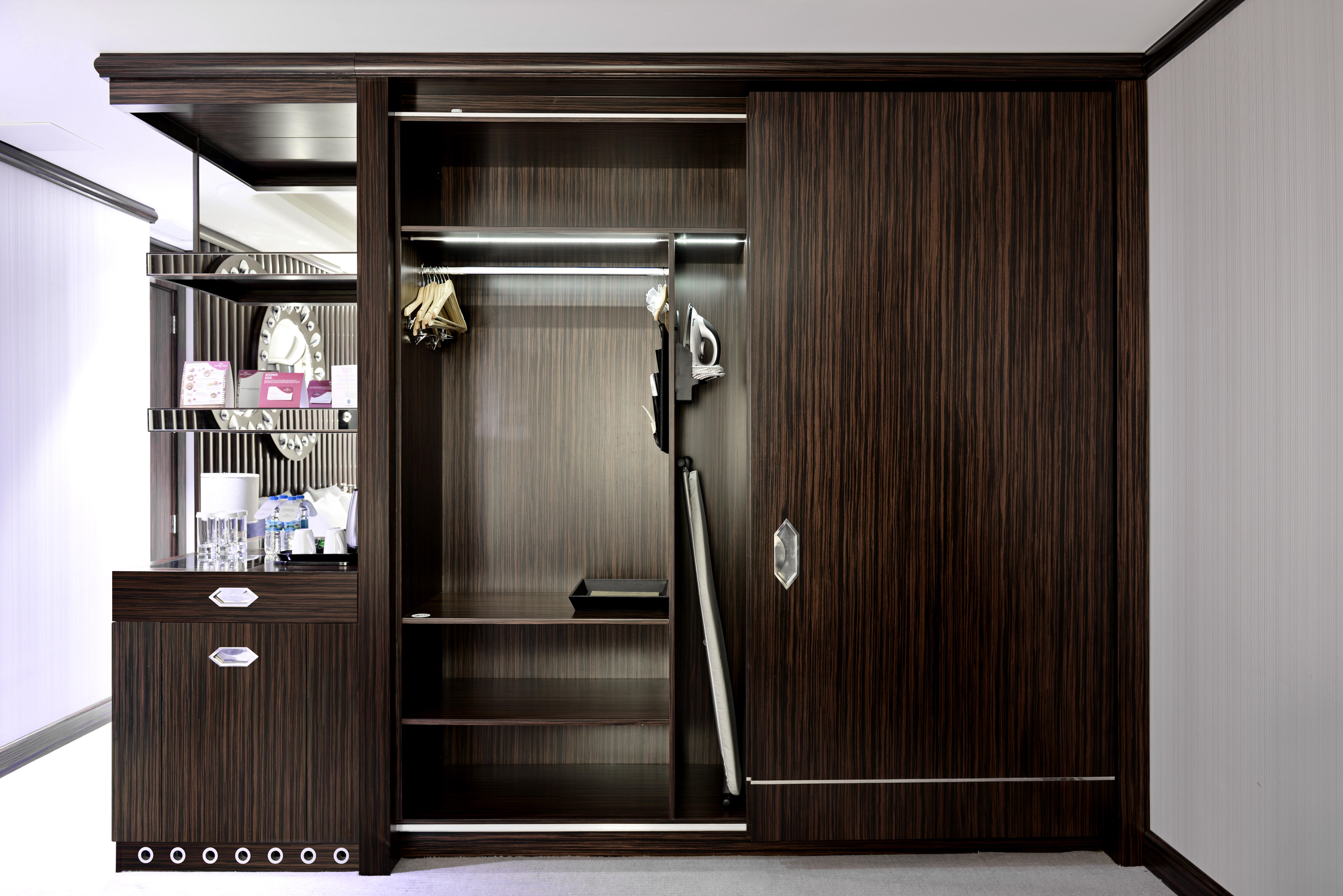 Crowne Plaza Bursa Convention Center & Thermal Spa By Ihg Exteriér fotografie Sliding wardrobe doors