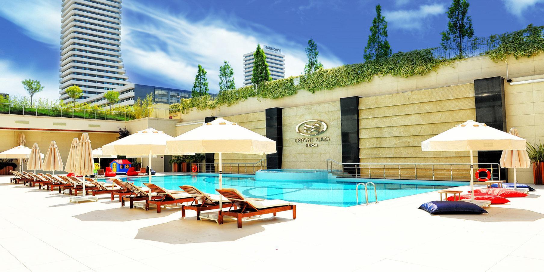 Crowne Plaza Bursa Convention Center & Thermal Spa By Ihg Exteriér fotografie The swimming pool at the hotel