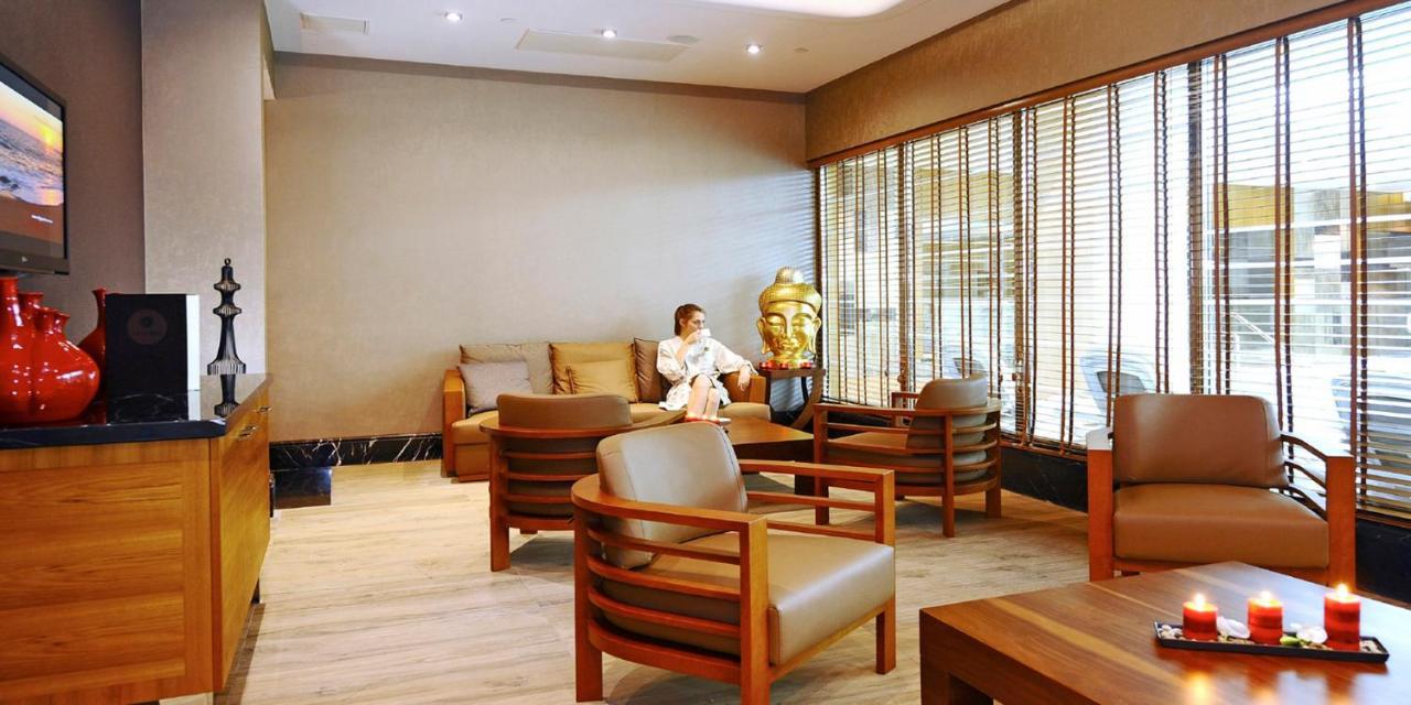 Crowne Plaza Bursa Convention Center & Thermal Spa By Ihg Exteriér fotografie The interior of the Thai Airways First Class Lounge at Suvarnabhumi Airport